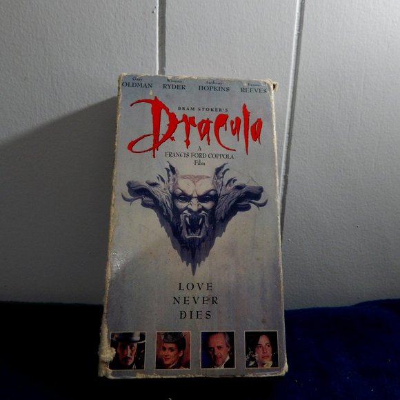Bram Stoker's Dracula - Love Never Dies  -- ITEM #93 - Picture 1 of 2
